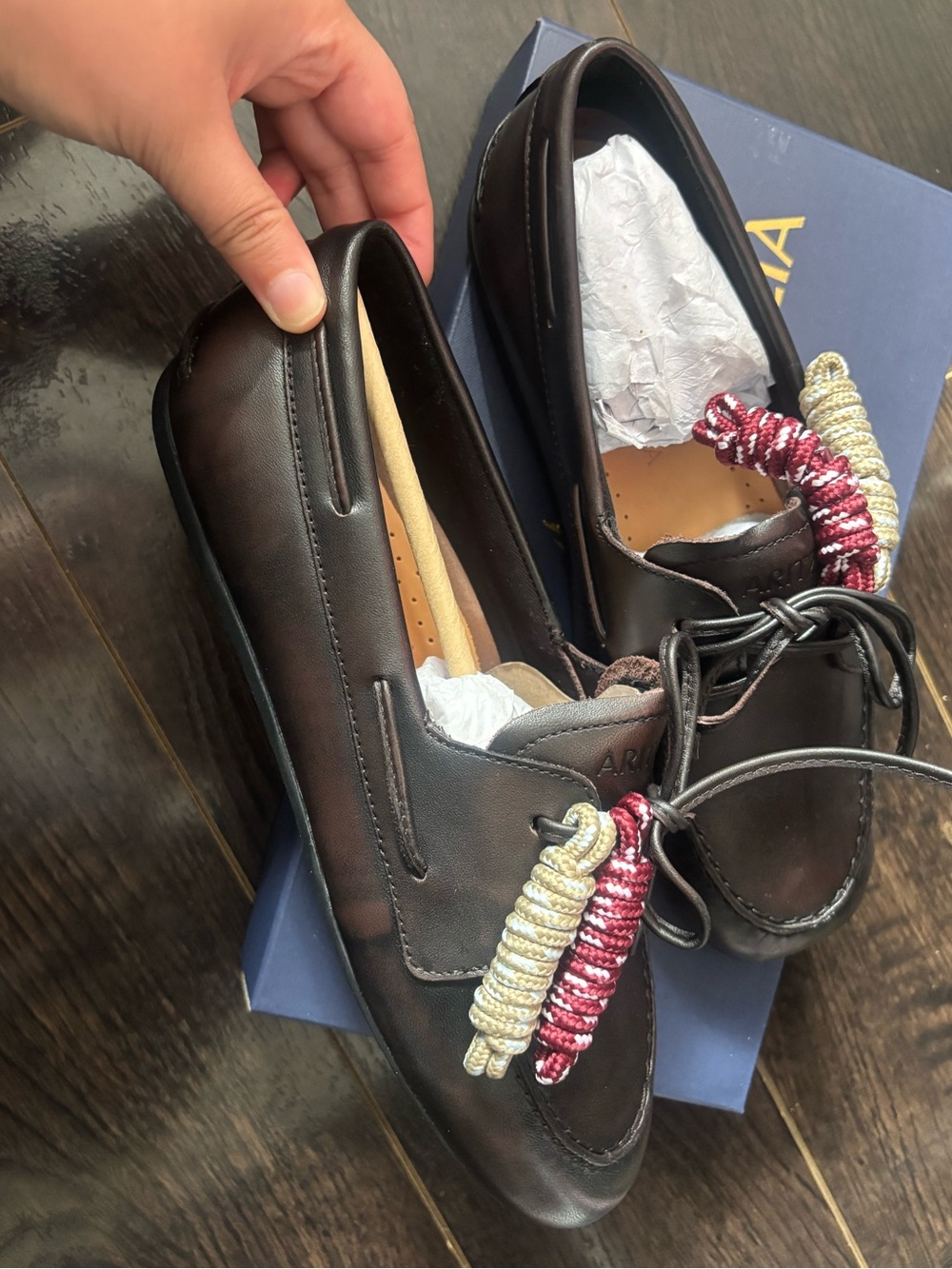 BRAND NEW Aritzia Sperrys